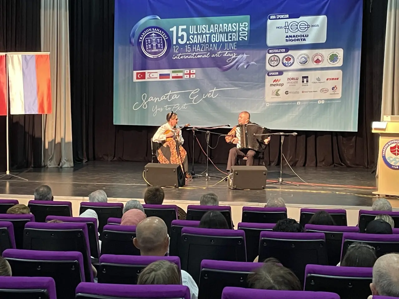 Trabzon'da sanatın kalbi atıyor: Uluslararası etkinlikte Rus ezgileri yankılandı 1