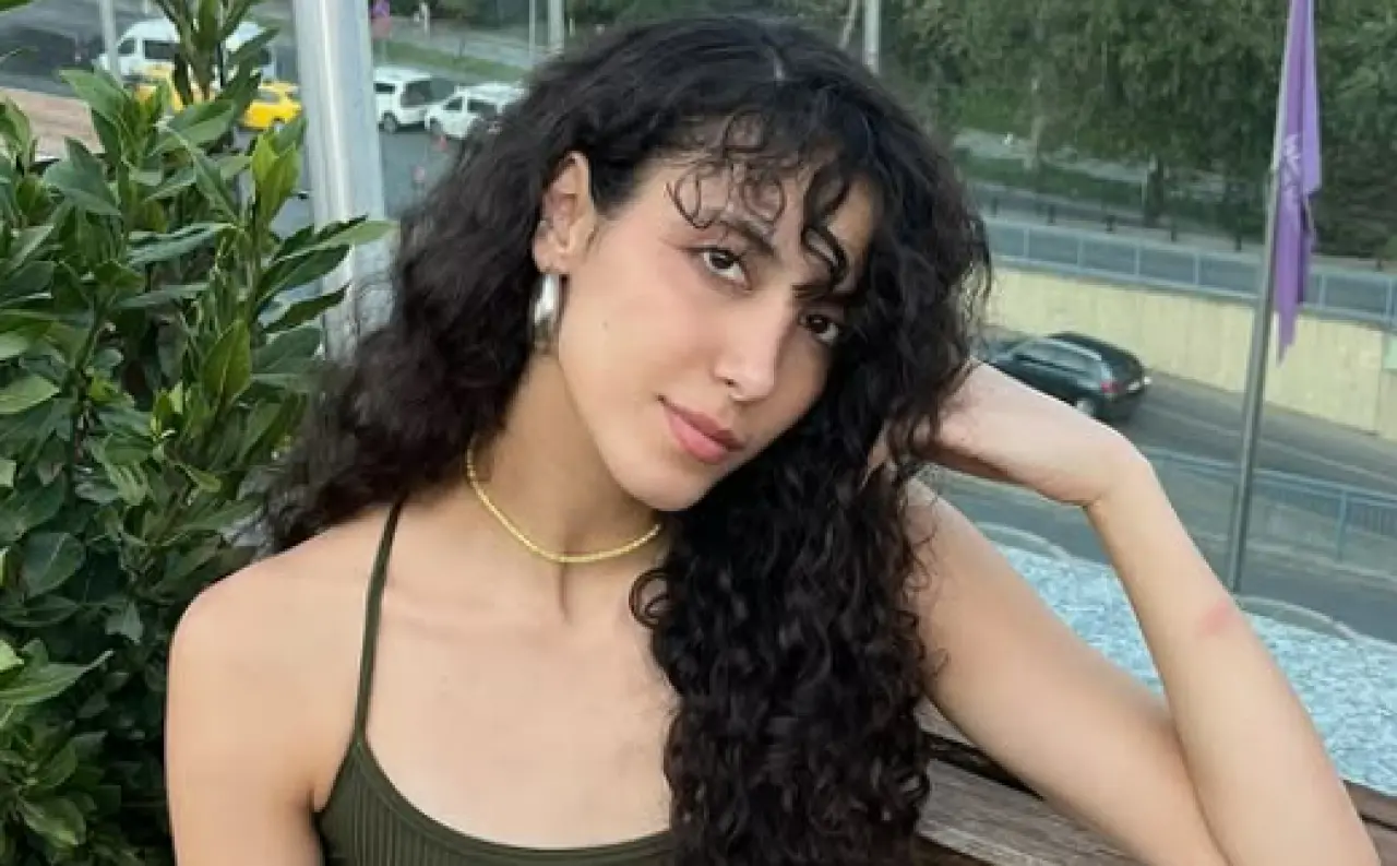 Voleybolcu Deniz Uyanık Kimdir, Kaç Yaşında, Aslen Nereli, Boyu ve Kilosu Kaç? Yeni Yıldızın Hakkında Her Şey 5