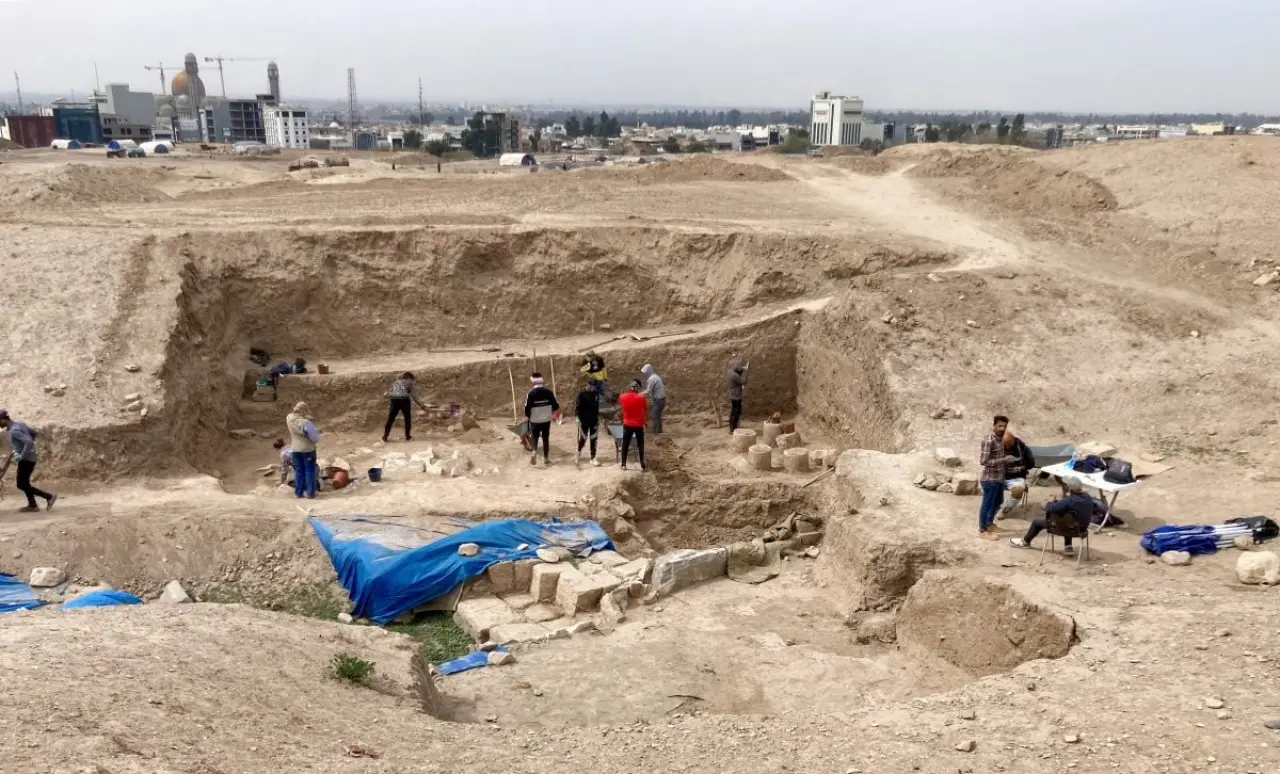 Asur’un 12 tonluk dev kabartması ortaya çıktı 1