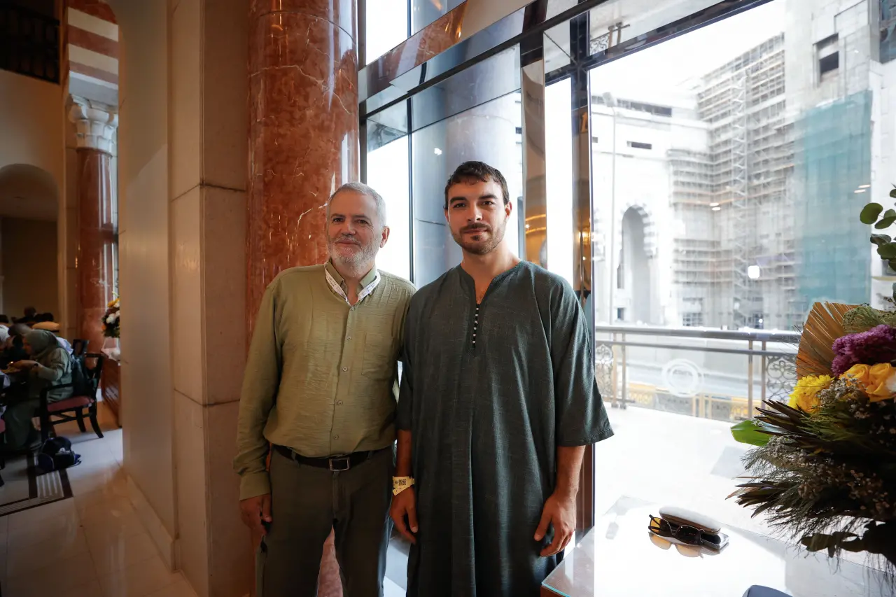 İspanya’dan Atla Yola Çıktılar, Kabe’de Noktaladılar 2