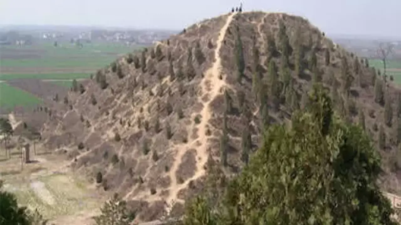 Çin sınırları içerisinde gizemini koruyan Beyaz Piramitler! 2