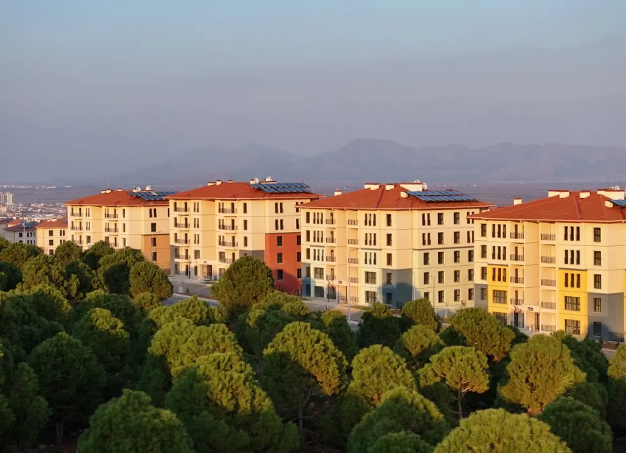 Hassa’da devletin gücüyle yeni bir hayat: 3 bin 878 konut teslim edildi 7