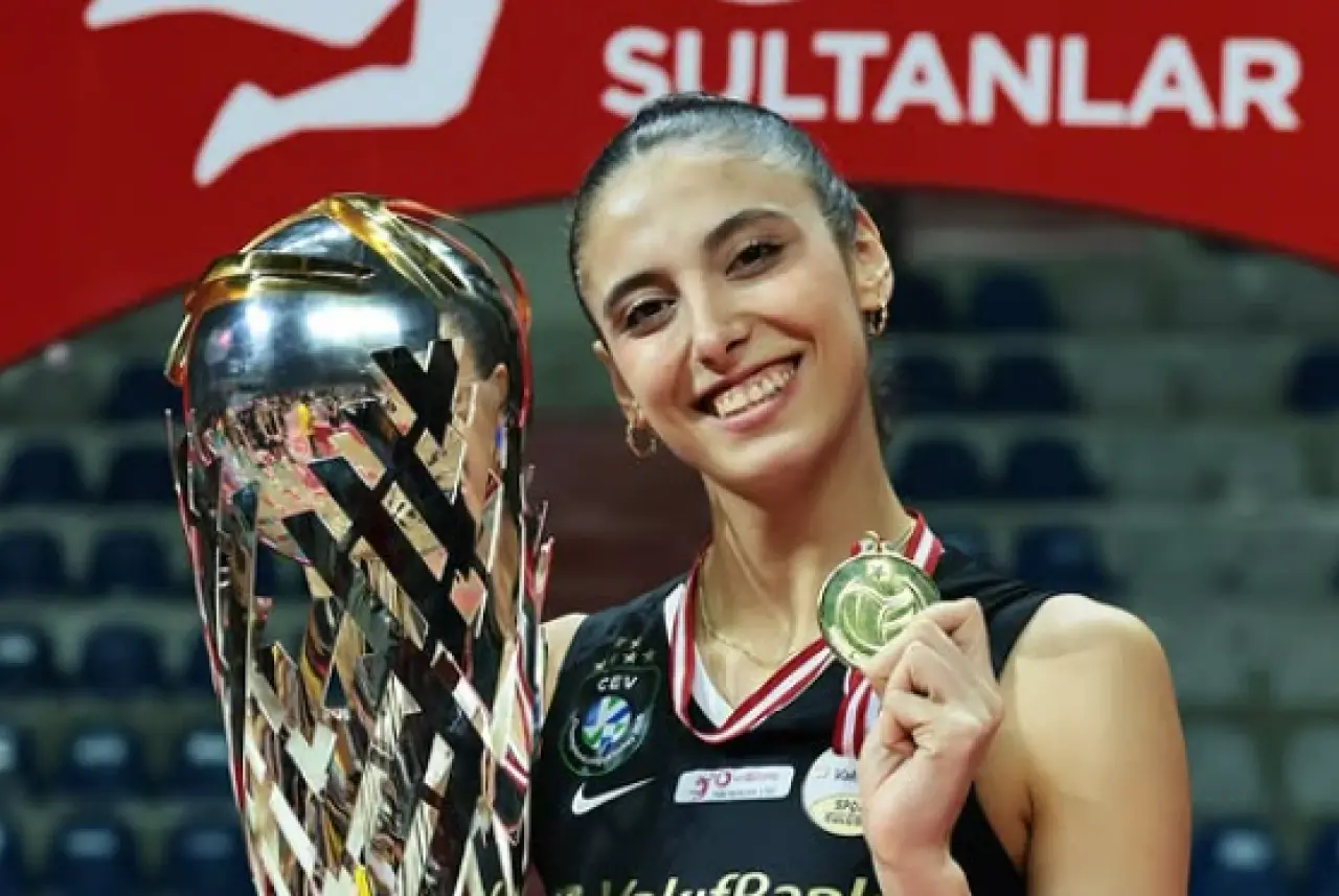 Voleybolcu Deniz Uyanık Kimdir, Kaç Yaşında, Aslen Nereli, Boyu ve Kilosu Kaç? Yeni Yıldızın Hakkında Her Şey 2