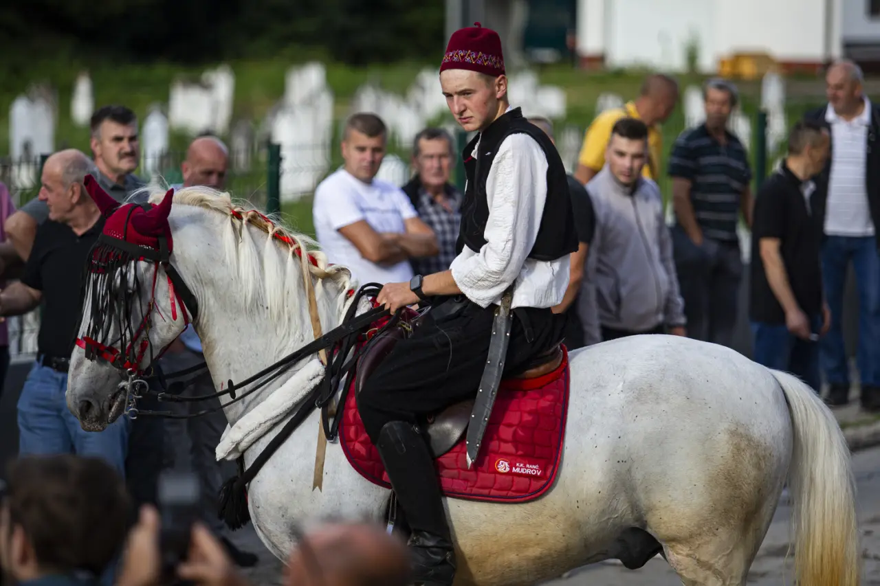 Bosna’da 515 yıllık gelenek: Ayvaz Dede Şenlikleri için atlılar yola çıktı 1