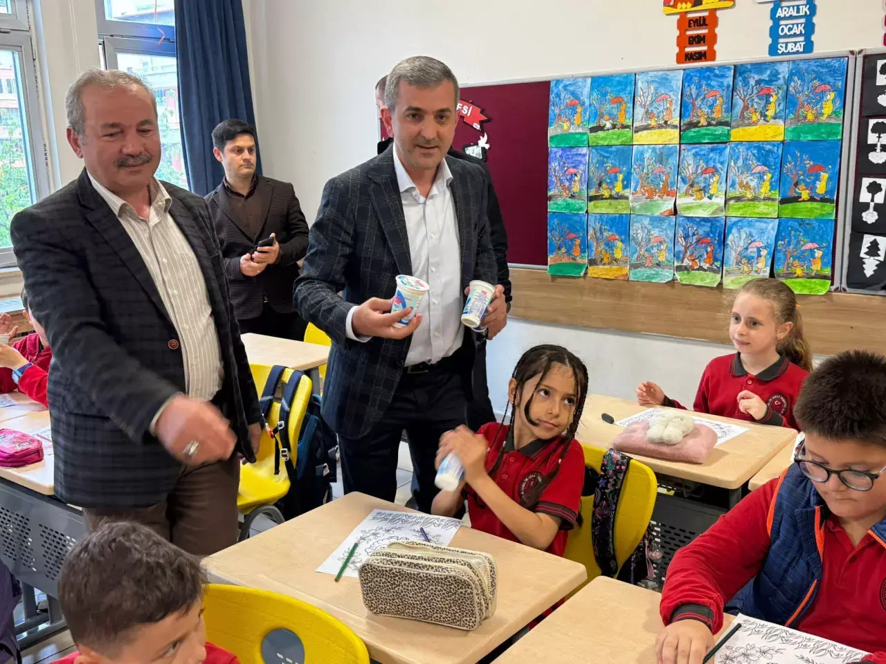 Kebir Süt’ten örnek sosyal sorumluluk: Binlerce çocuğa ayran dağıtıldı 3