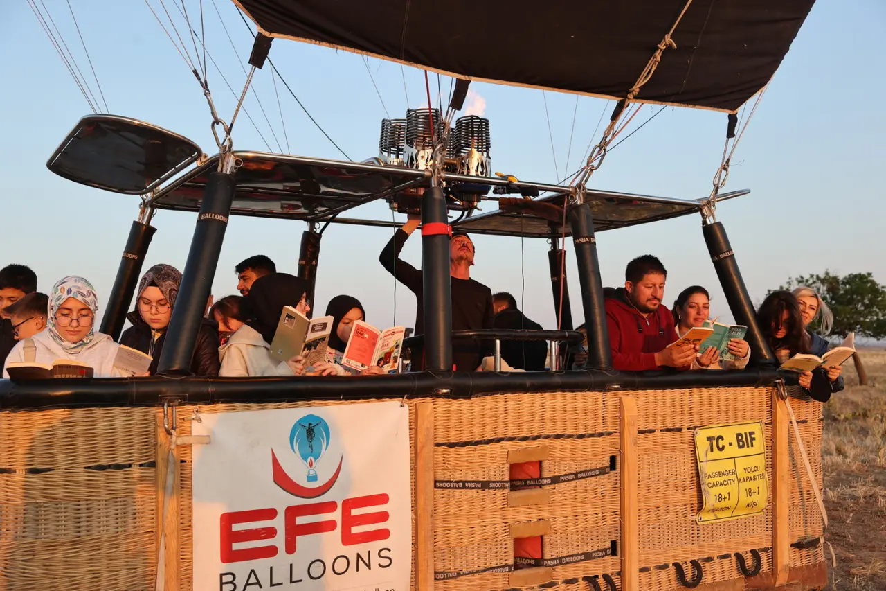 Öğrenciler Gökyüzünde Okumaya Uçtu 1