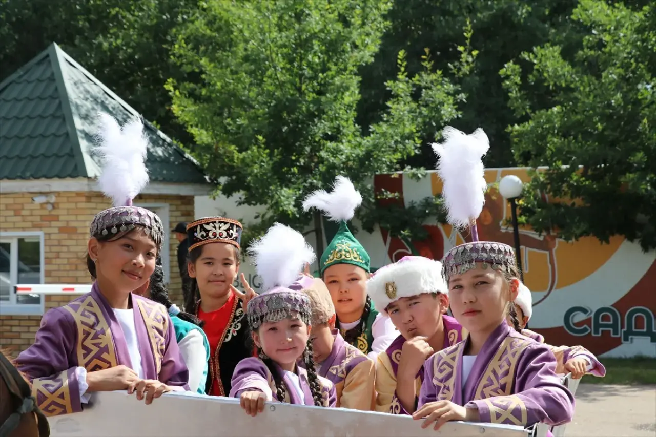 Astana yakınlarında bir gelenek canlanıyor: Kımız Festivali’ne yoğun ilgi 3