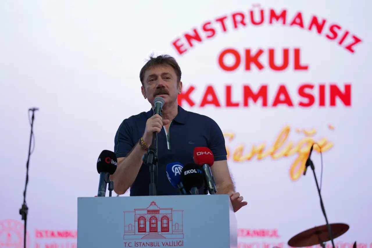 İstanbul'da müziğin büyülü buluşması: "Enstrümansız okul kalmasın" şenliği düzenlendi 3