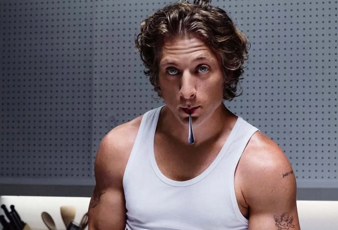 Louis Vuitton’un yeni yüzü Jeremy Allen White! 1