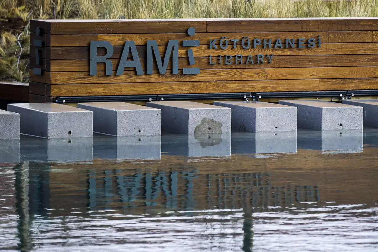 Rami Kütüphanesi Ağa Han Mimarlık Ödülü'nde  finalde 4