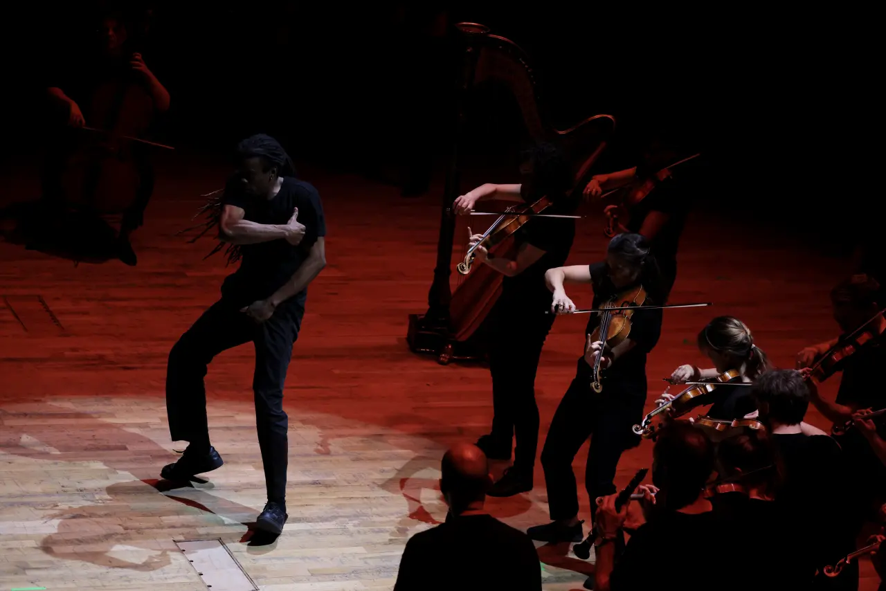 İzmir festivalinde sanatın sınırları zorlandı:“Revolta” ile unutulmaz gece 3