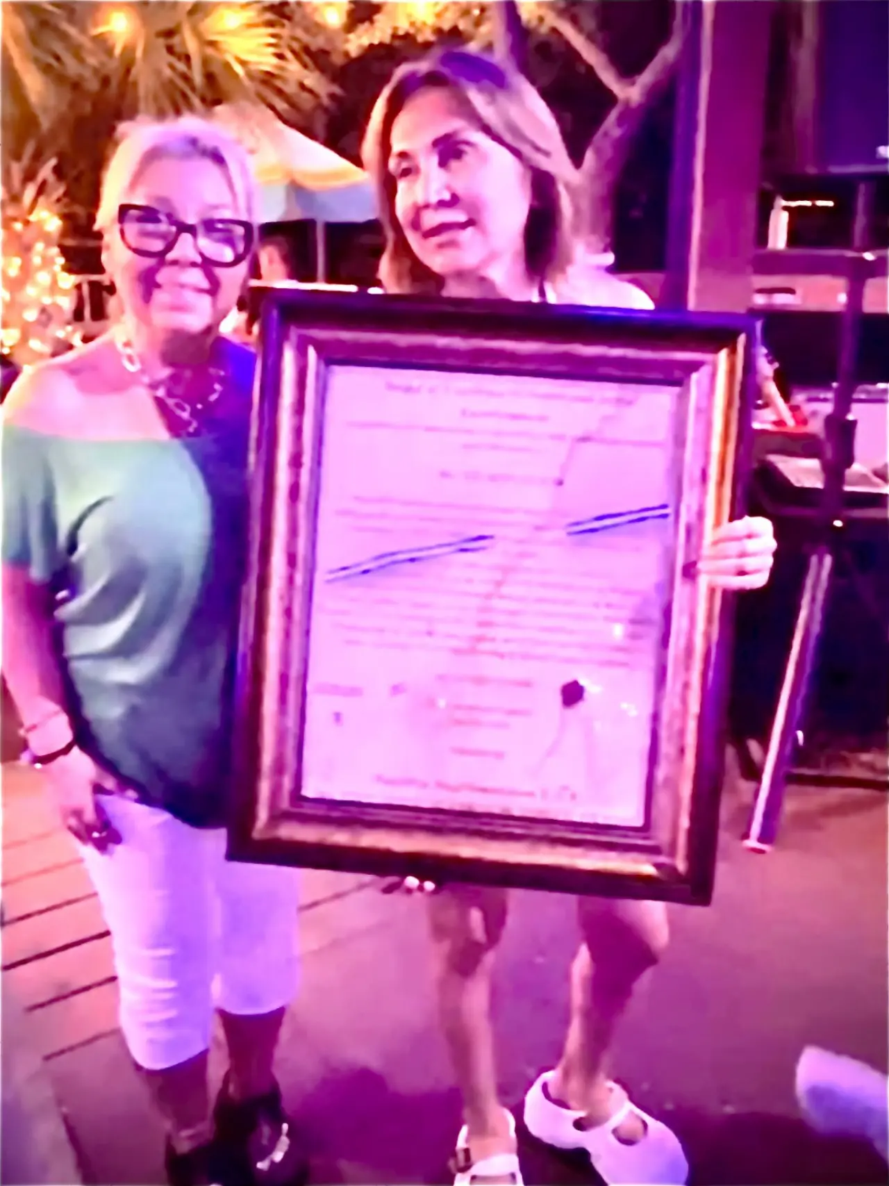 Asuman Dabak'a onur belgesi 2