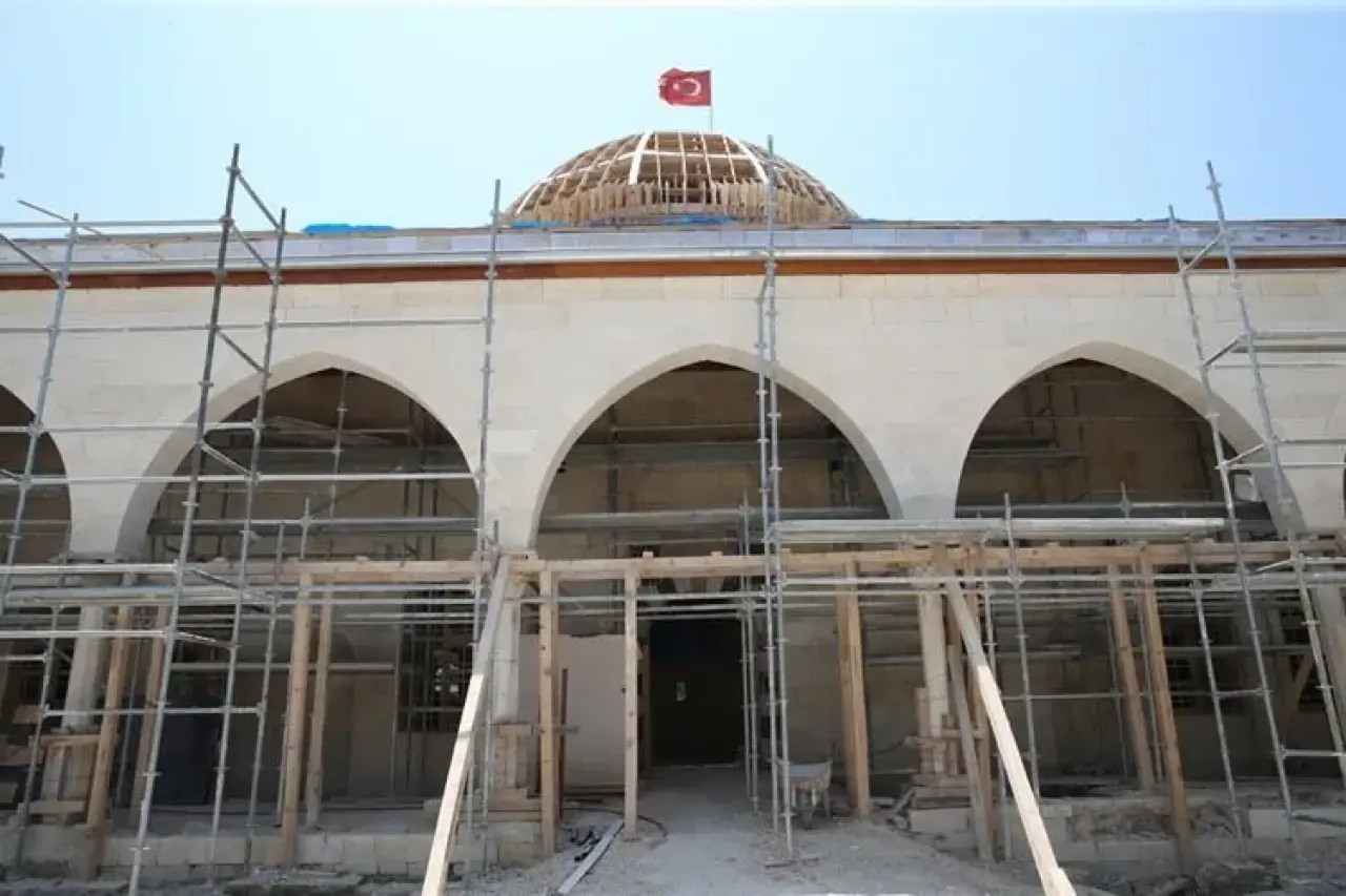 Asrın felaketinde yıkılan Habib-i Neccar Camii 'nde restorasyon çalışmaları titizlikle yürütülüyor 2