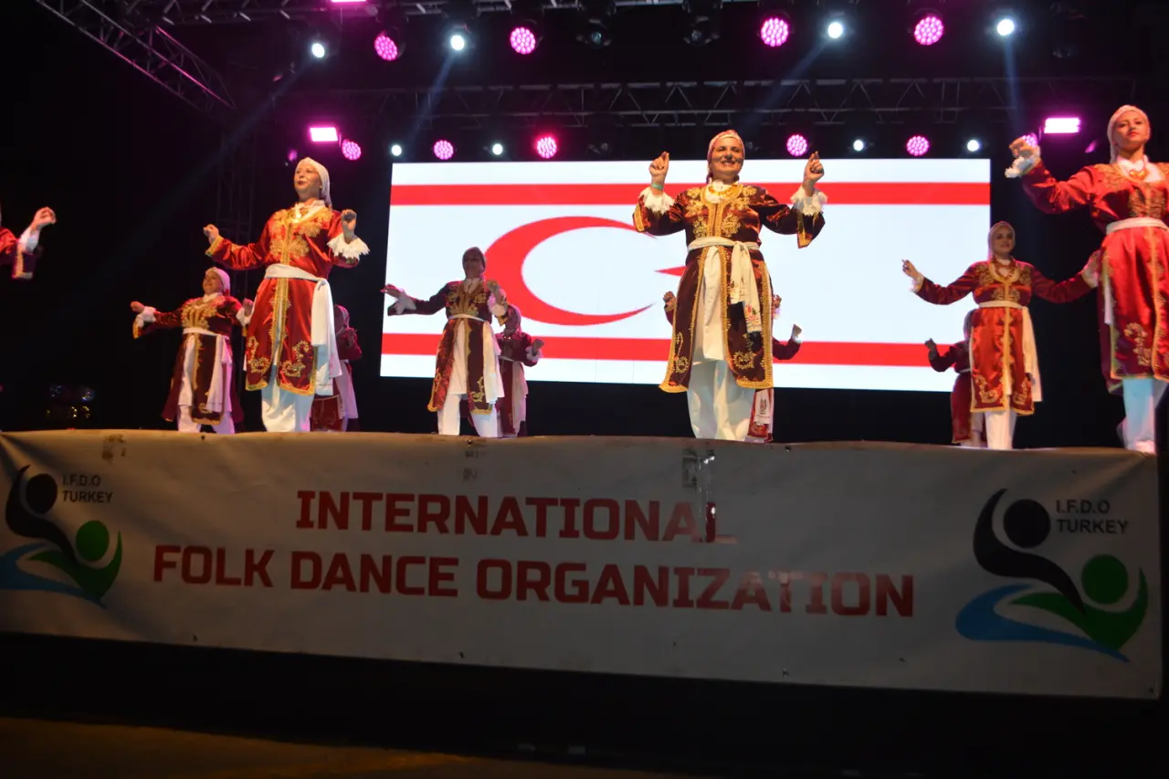 10.Uluslararası Halk Oyunları festivali coşkuyla başladı 2