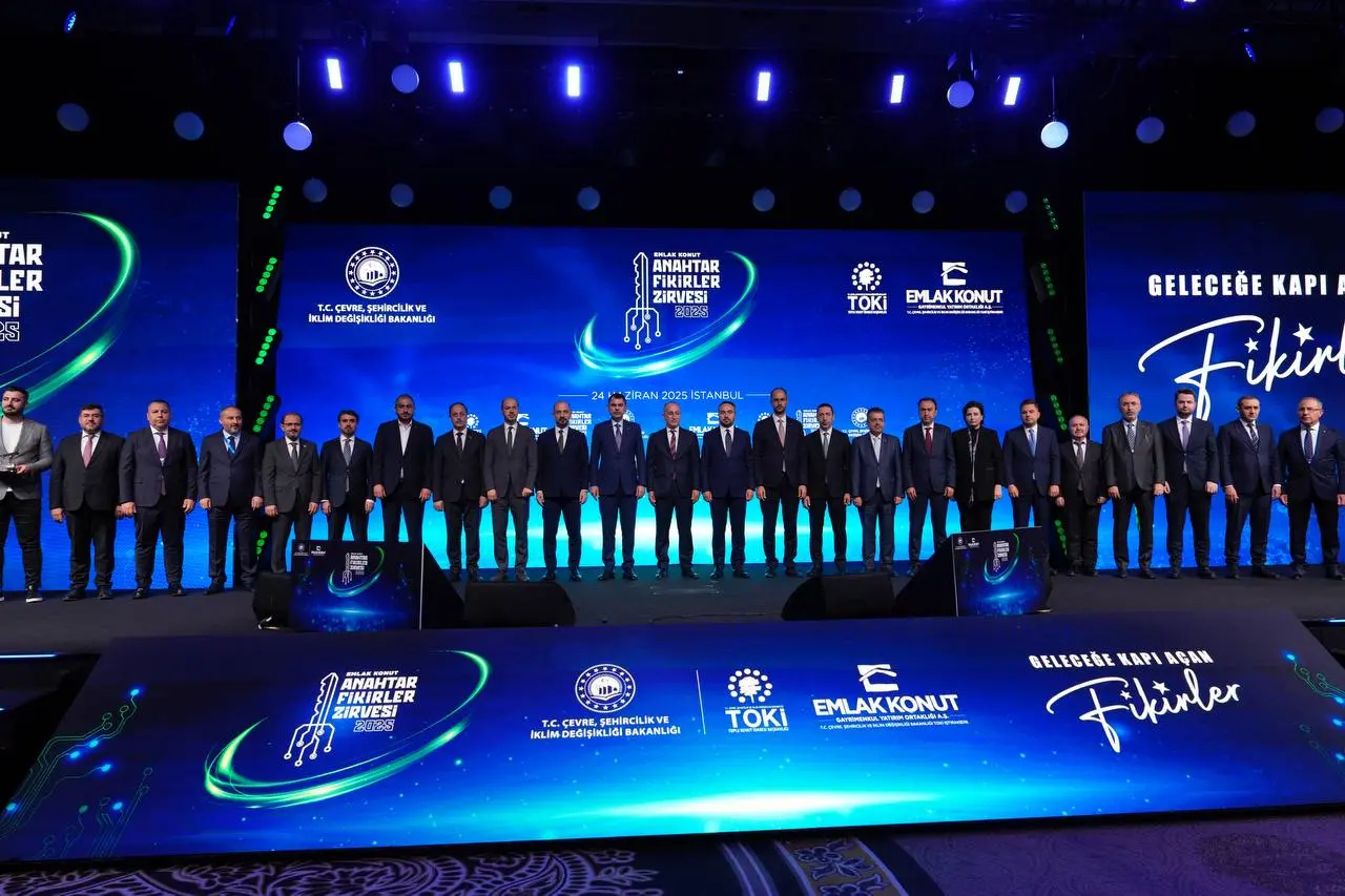 Bakan kurum, Emlak Konut Anahtar Fi̇ki̇rler Zi̇rvesi̇'nde konuştu:"Dünyaya örnek olduk!” 7