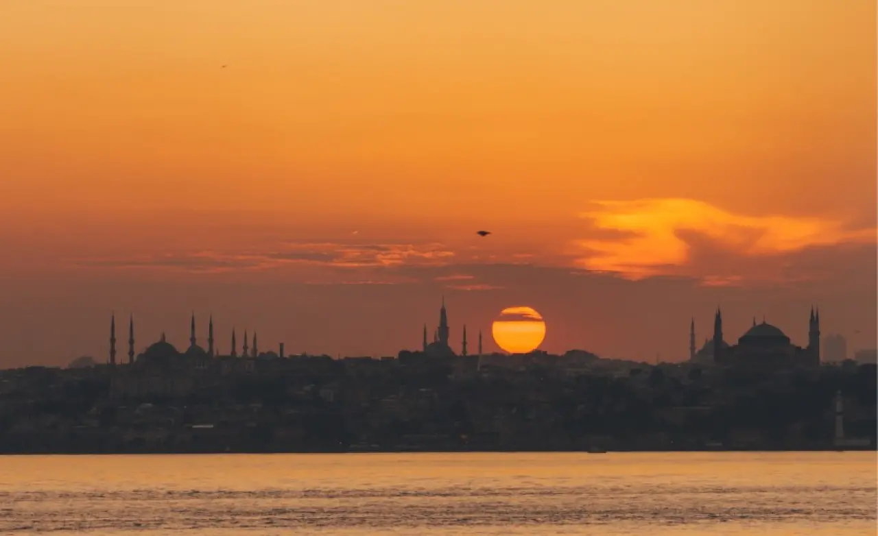 Güneş batmıyor, sanat durmuyor: 21 Haziran’da Türkiye geceyi de sanatla aydınlatıyor 1