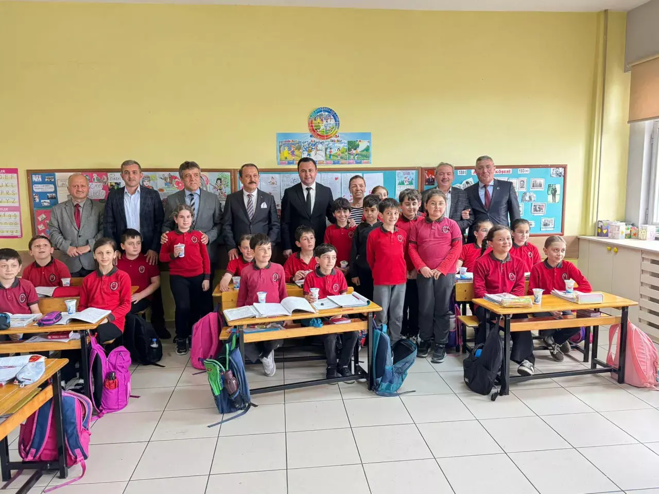 Kebir Süt’ten örnek sosyal sorumluluk: Binlerce çocuğa ayran dağıtıldı 2