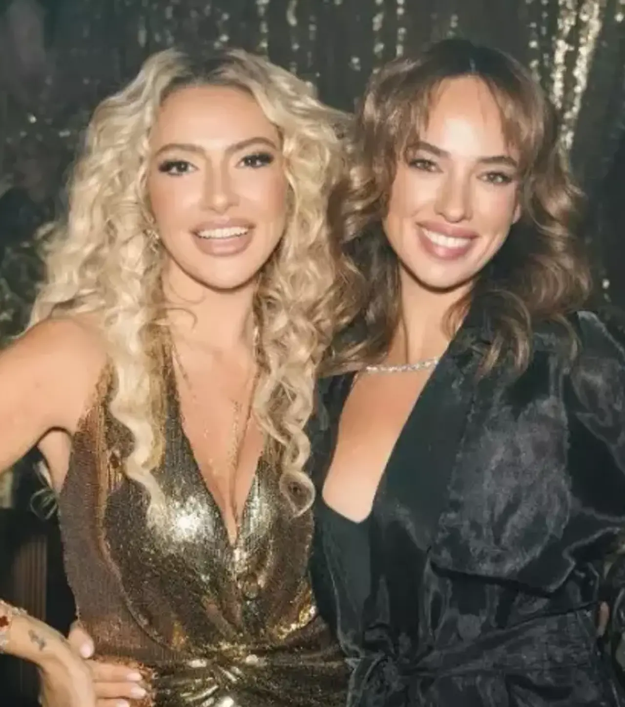 Seda Bakan'dan eski dost Hadise’ye sessiz ama net bir mesaj! 1