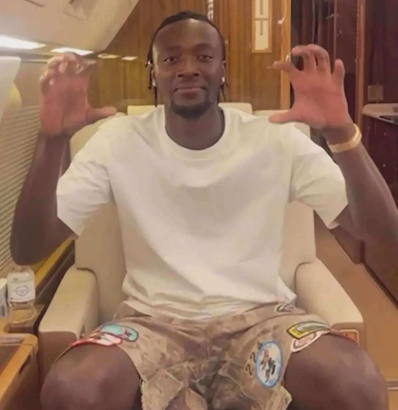 Beşiktaş taraftarı ayağa kalktı! Tammy Abraham İstanbul’da 3