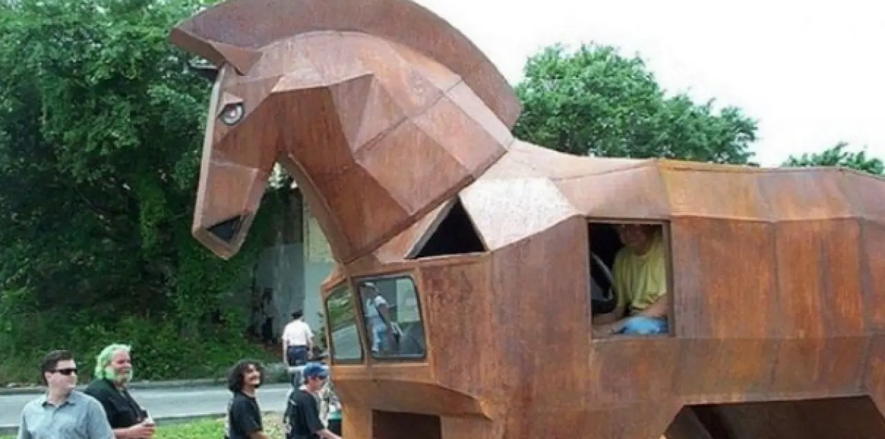 Ne Bu Şimdi? Görenleri Şaşkına Çeviren Absürt Otomobiller 19