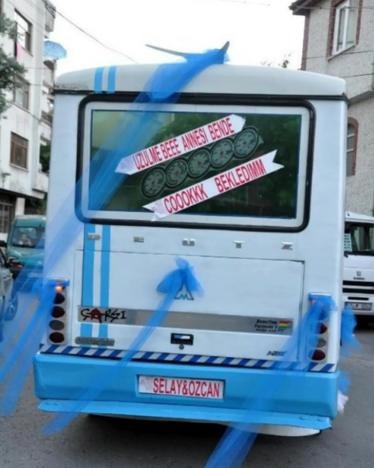 Kız Kaçtı, Damat Şokta: En Efsane Gelin Arabası Sözleri 32