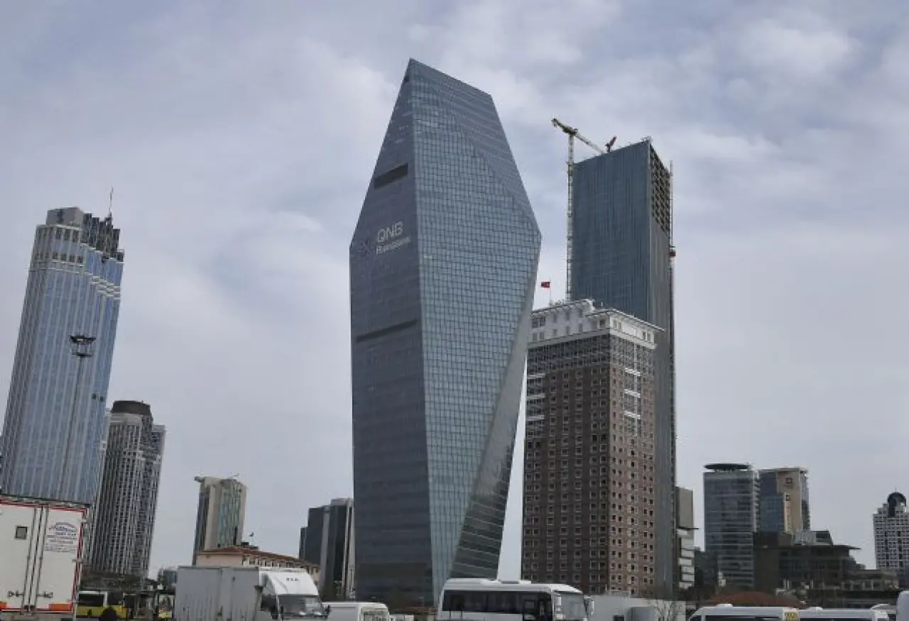 Birisi Evi Ters Çevirmiş, Diğeri Gemiden Apartman Yapmış: Gerçek Olduğuna Zor İnanacaksınız 10