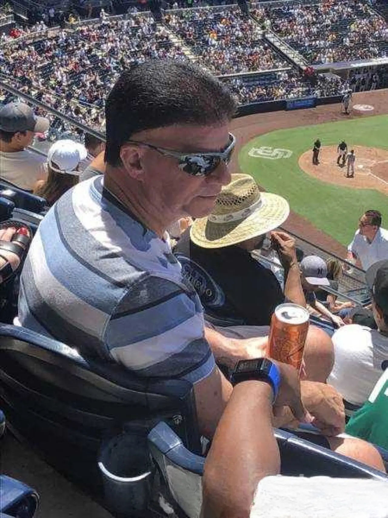 Sadece Gülüp Geçmelik Sanmayın: Bu Saç Modelleri Gerçek Kişilere Ait 5