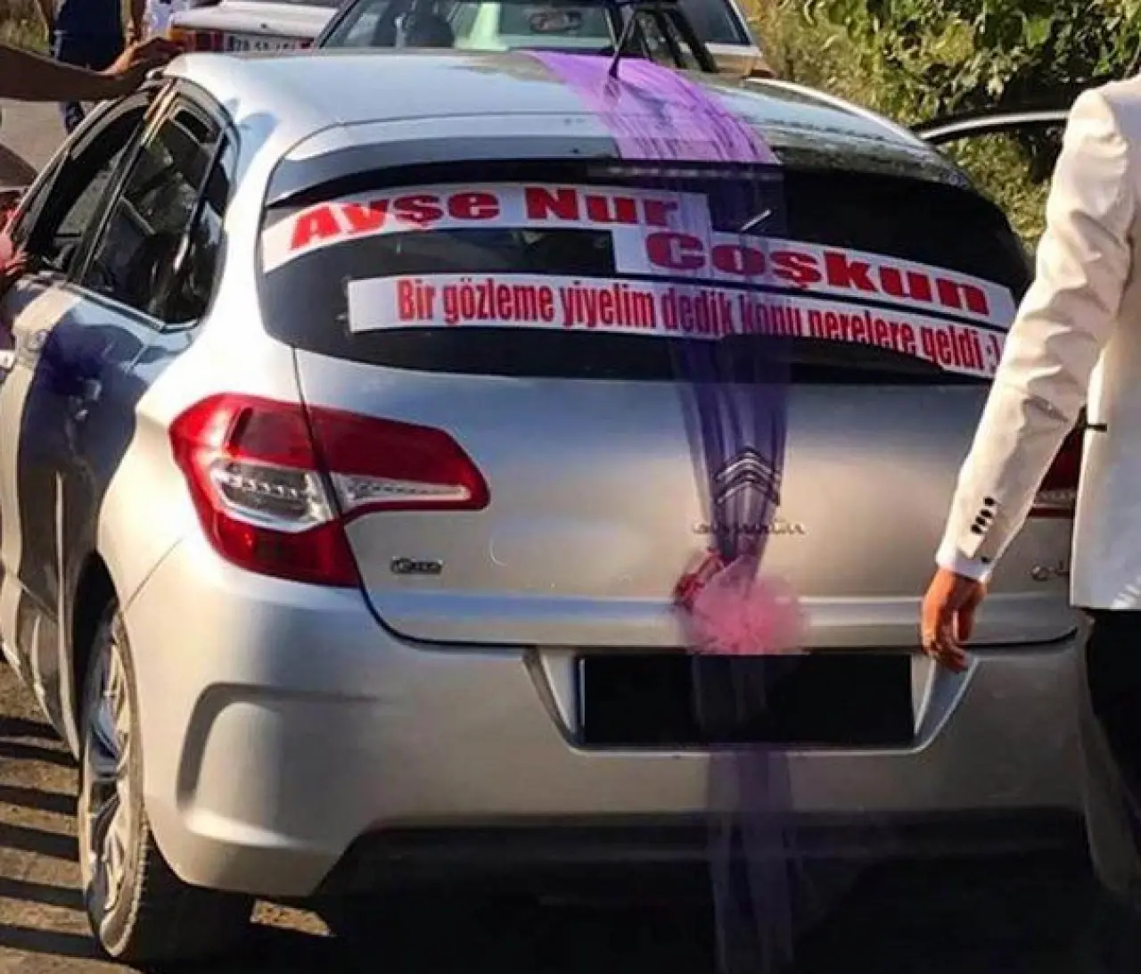 Kız Kaçtı, Damat Şokta: En Efsane Gelin Arabası Sözleri 8