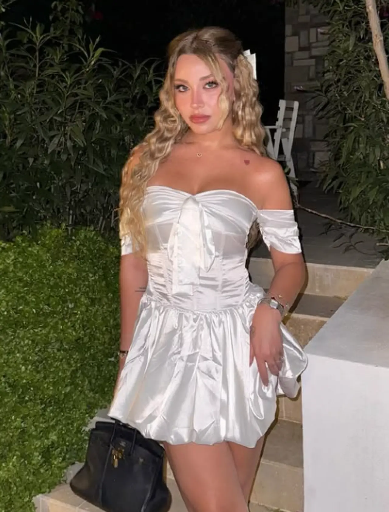 Mika Raun’dan şok iddia: Mine Tugay yüzünden evimizi kaybettik 1