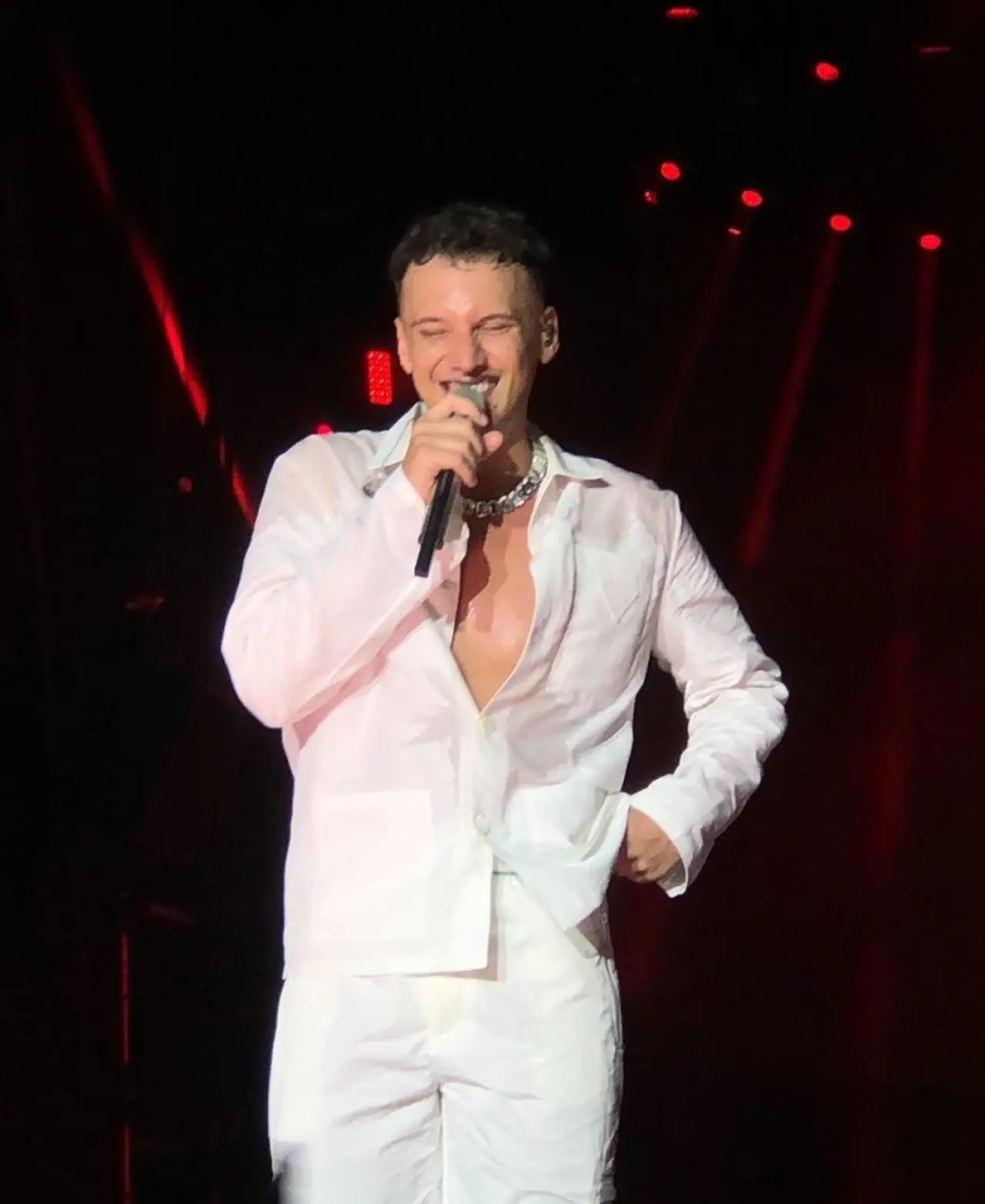 Yapay zekayla dertleşiyor! Edis’ten şaşırtan açıklama 3