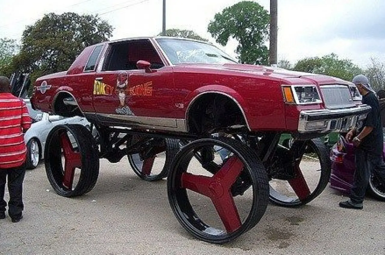 Ne Bu Şimdi? Görenleri Şaşkına Çeviren Absürt Otomobiller 4