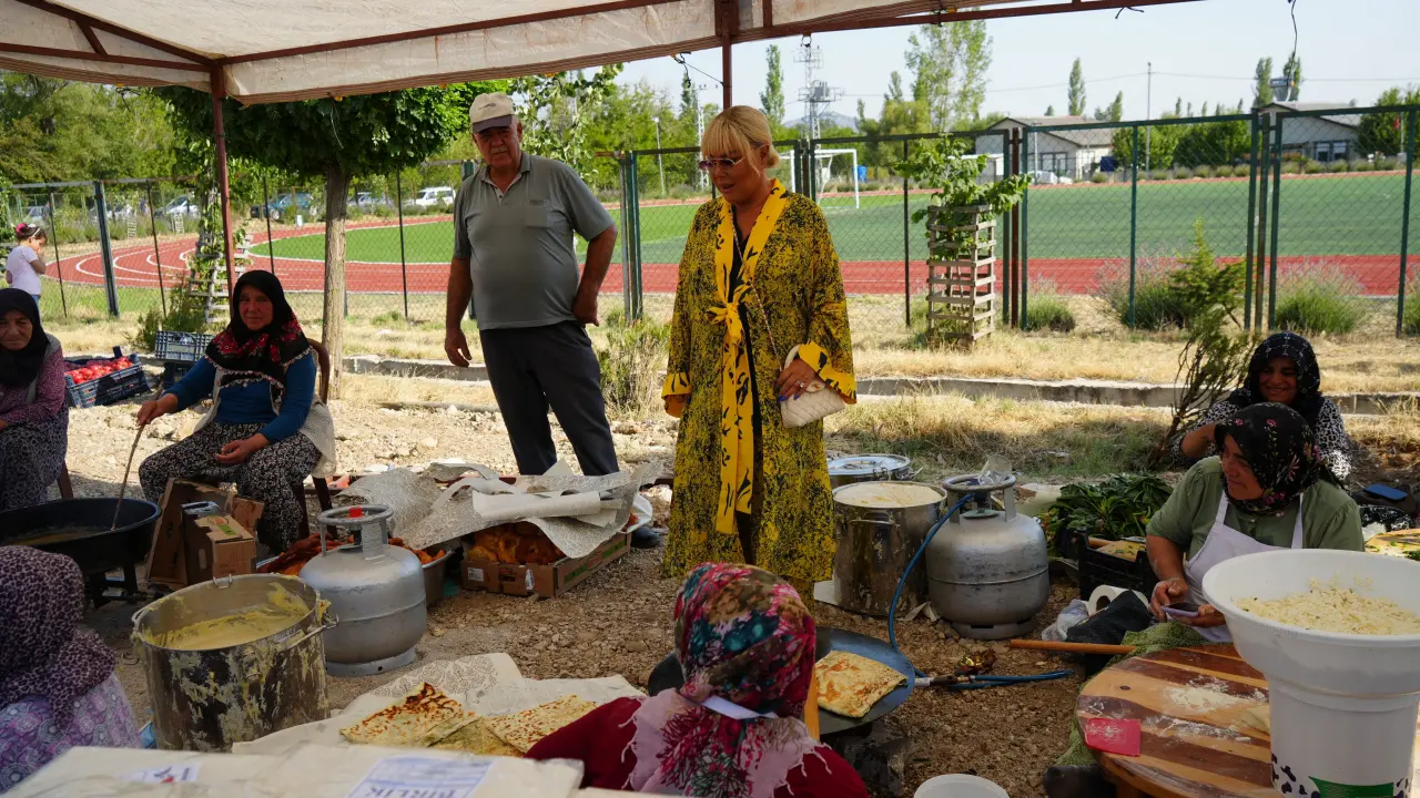 Safiye Soyman gözyaşlarıyla oğlu için çeşme yaptırdı: “Bu su akarsa oğlum yaşar” 3