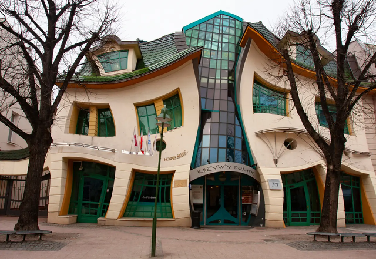 Tasarımıyla akılları zorlayan dünyanın en ilginç 10 binası 1