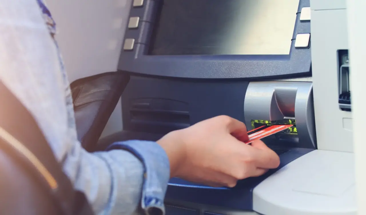 ATM'den para çekenler dikkat! Bu uyarı sizin de karşınıza çıkabilir 8