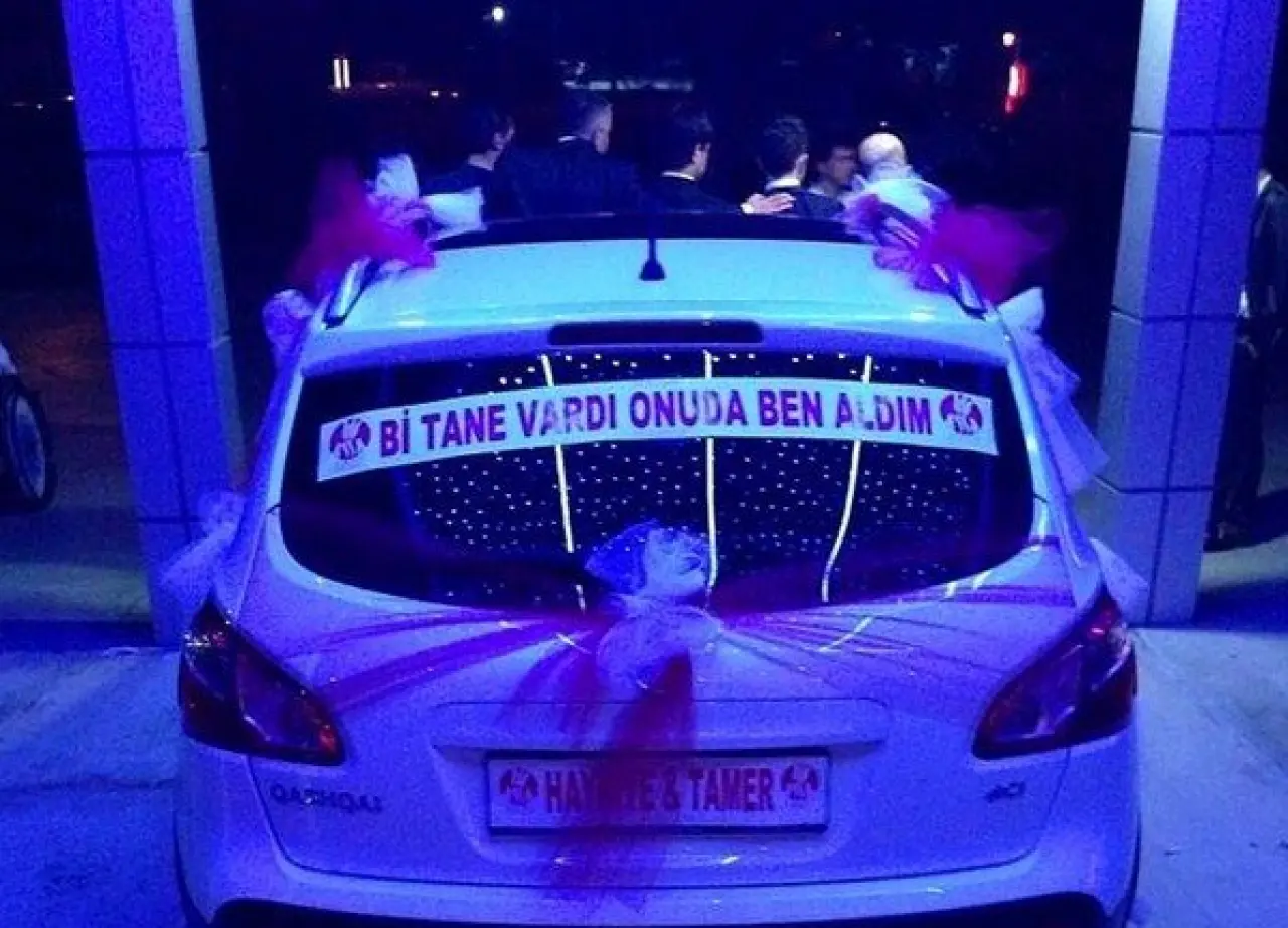 Kız Kaçtı, Damat Şokta: En Efsane Gelin Arabası Sözleri 27