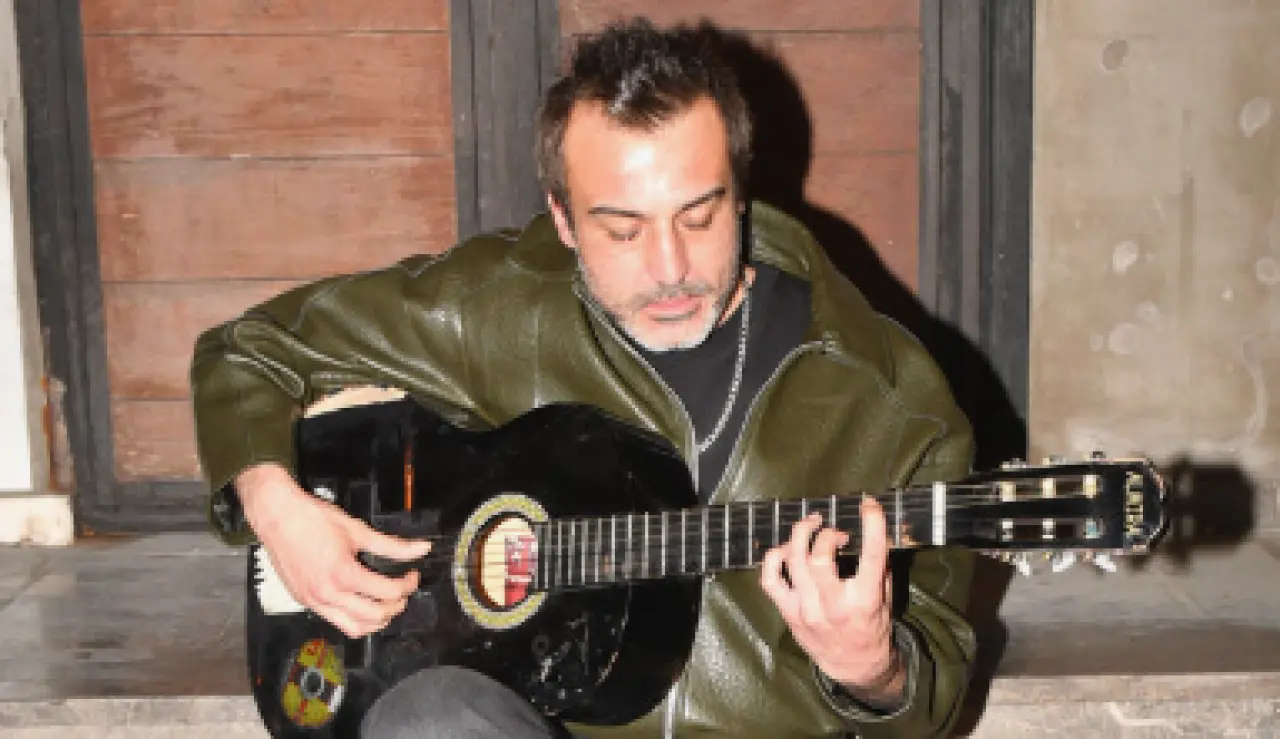 Rıza Tamer’den sert çıkış: “Türk lirası geçmeyen ülkede şarkı söylemem!” 3