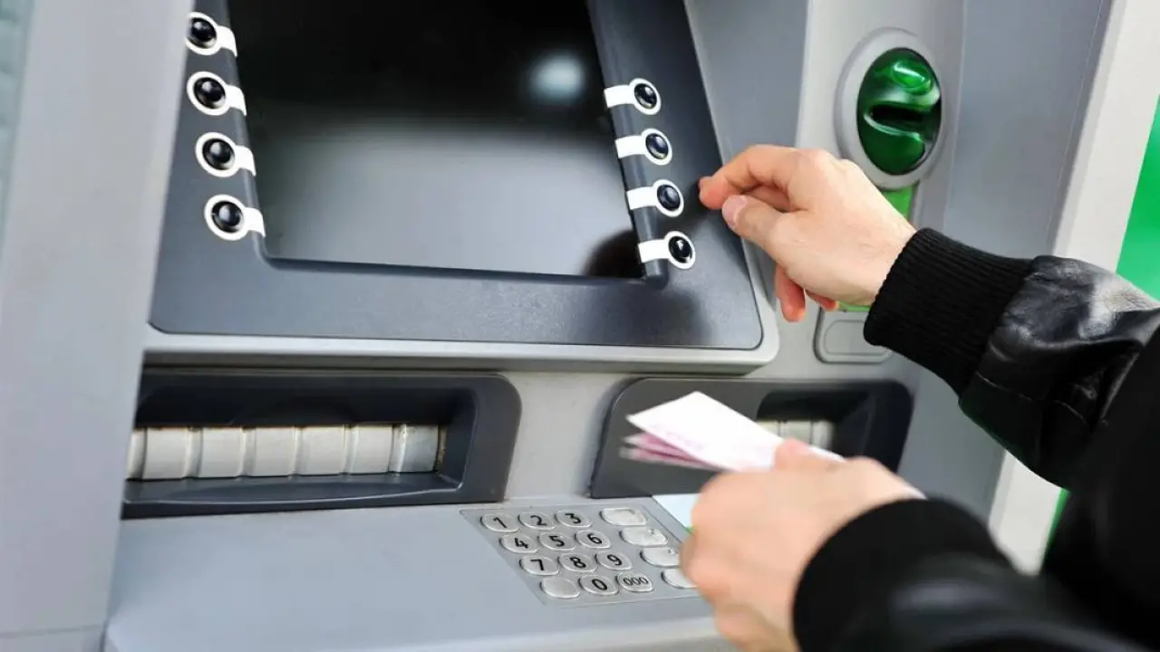 ATM'den para çekenler dikkat! Bu uyarı sizin de karşınıza çıkabilir 7