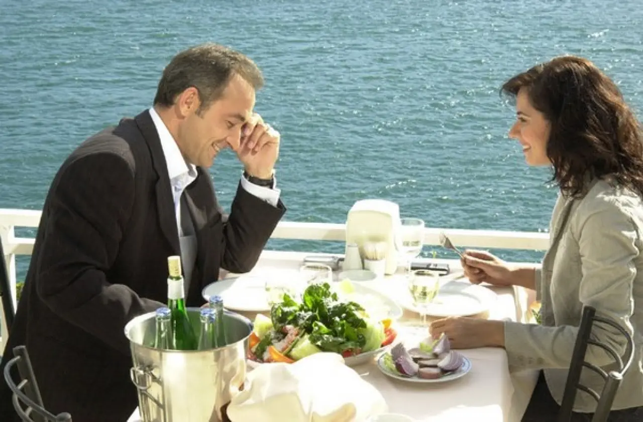 "Sen Çal Kapımı" ve "Bir İstanbul Masalı" Arap versiyonuyla ekranlara dönüyor! 2