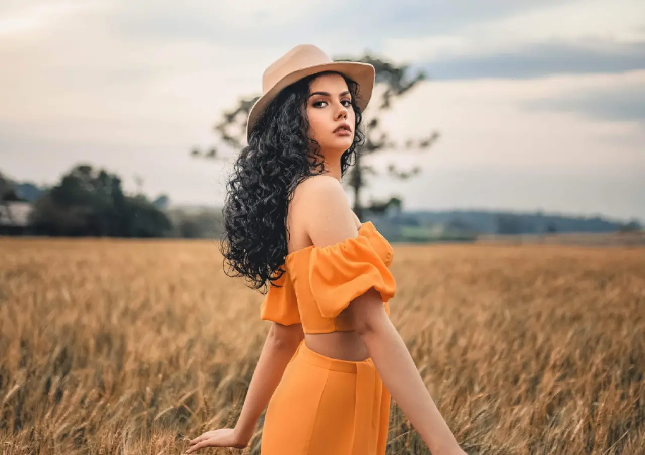 2025 yazının en moda renkleri: Butter yellow’dan oceanic blue’a zarif tercihler 4