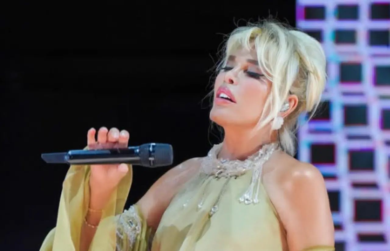 Ajda Pekkan’ın mimik tartışması: Sahnedeki donukluk sosyal medyayı ikiye böldü 1