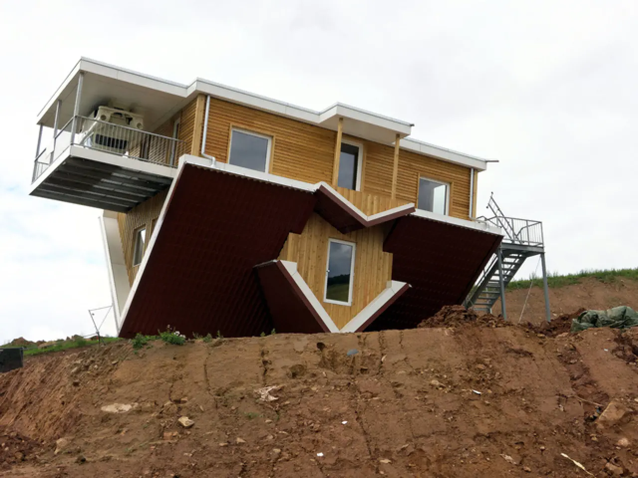 Tasarımıyla akılları zorlayan dünyanın en ilginç 10 binası 5