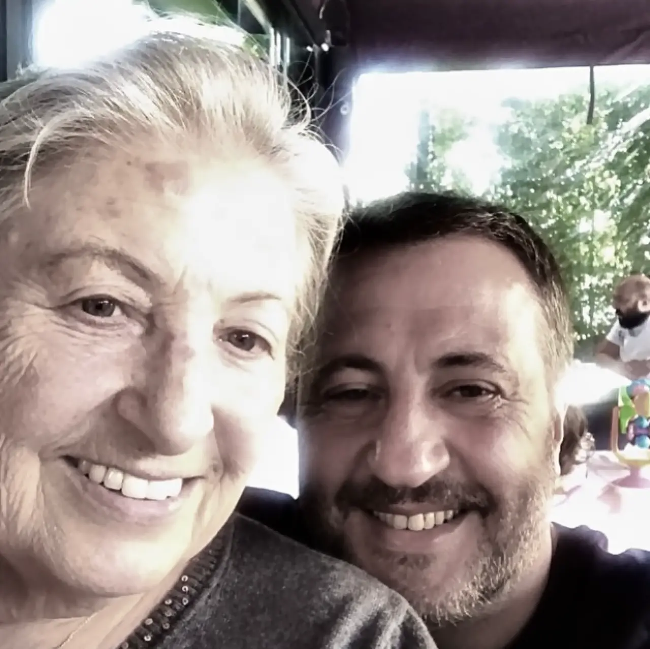 Ercan Saatçi’nin annesine vedası! Nezahat Saatçi hayatını kaybetti 3