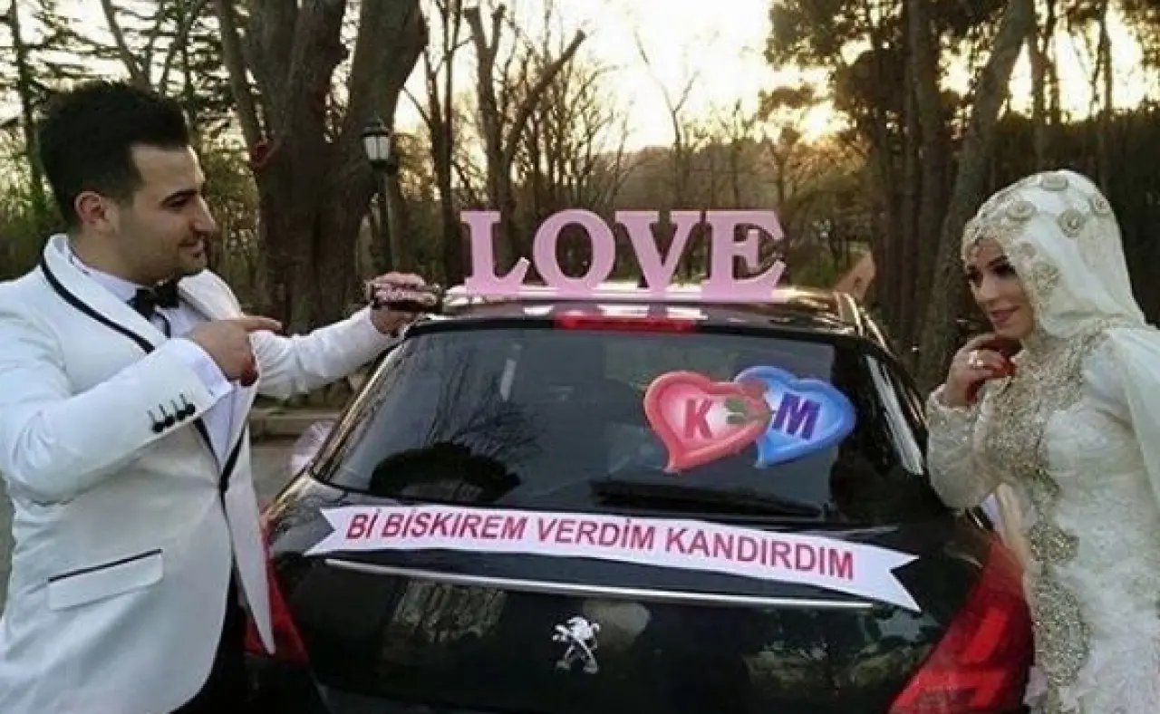 Kız Kaçtı, Damat Şokta: En Efsane Gelin Arabası Sözleri 15