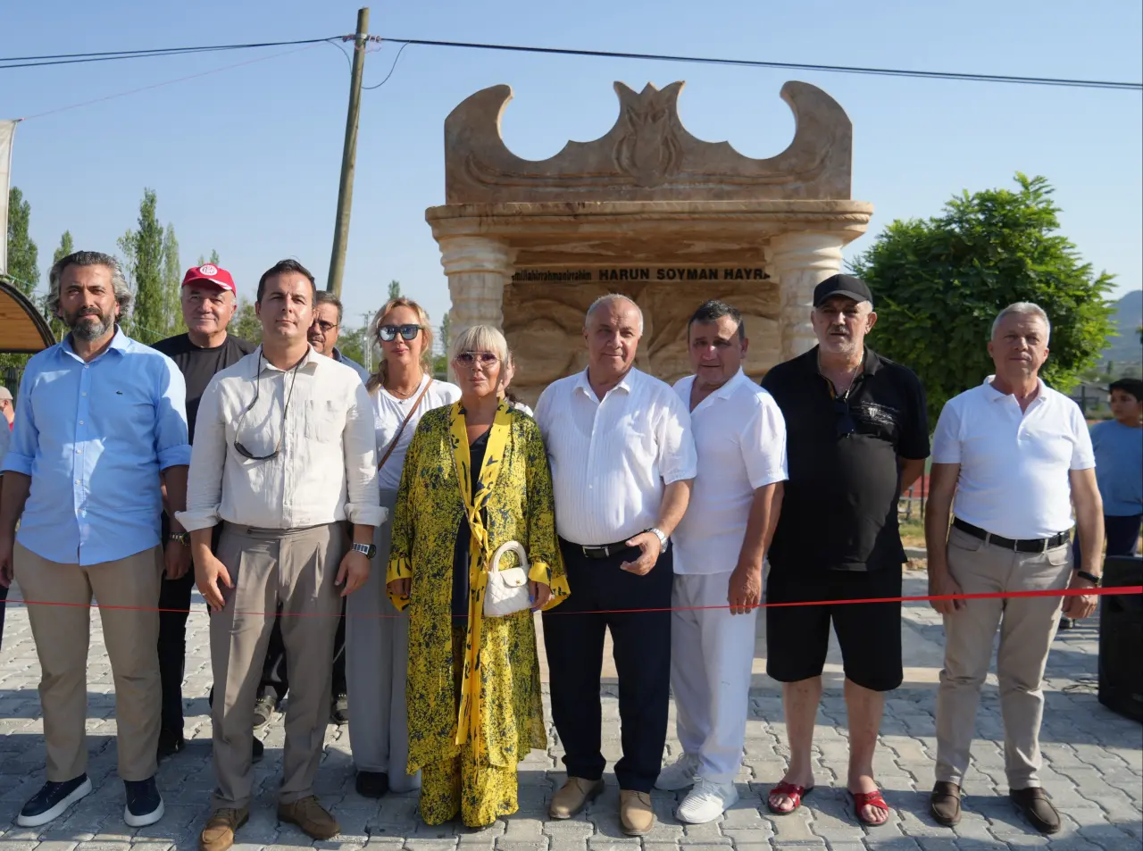 Safiye Soyman gözyaşlarıyla oğlu için çeşme yaptırdı: “Bu su akarsa oğlum yaşar” 1