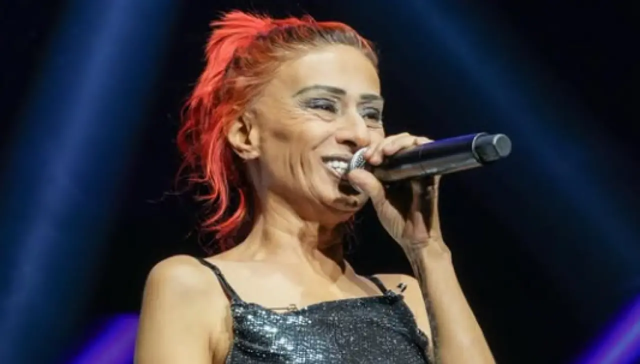 Yıldız Tilbe’nin sahnede yaptığı açıklama hayranlarını endişendirdi! İşte açıklamanın şok detayları 3