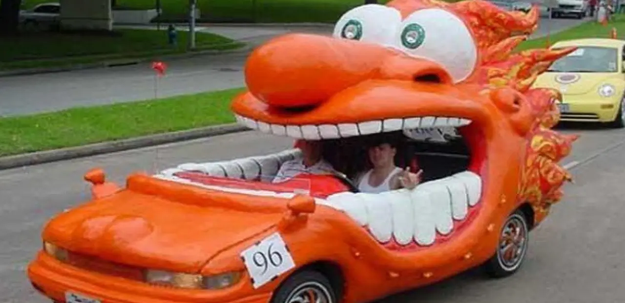 Ne Bu Şimdi? Görenleri Şaşkına Çeviren Absürt Otomobiller 3