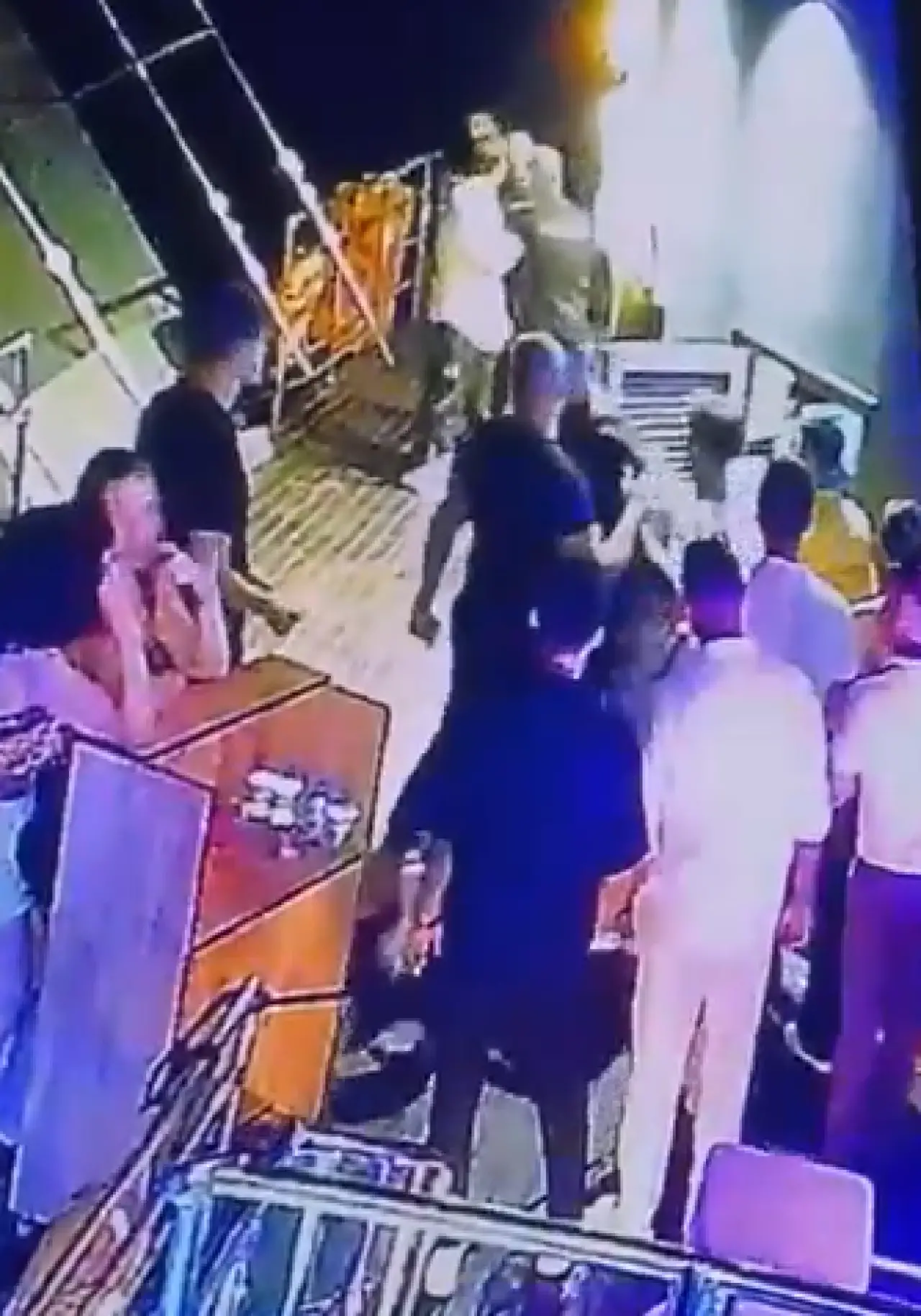 Bodrum’da skandal gece! Fenomenin sevgilisi dayak attı 2