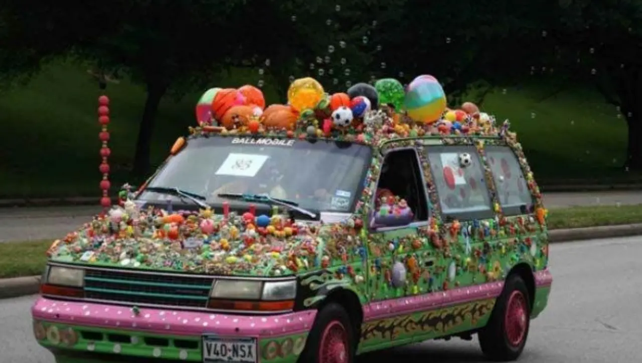 Ne Bu Şimdi? Görenleri Şaşkına Çeviren Absürt Otomobiller 10