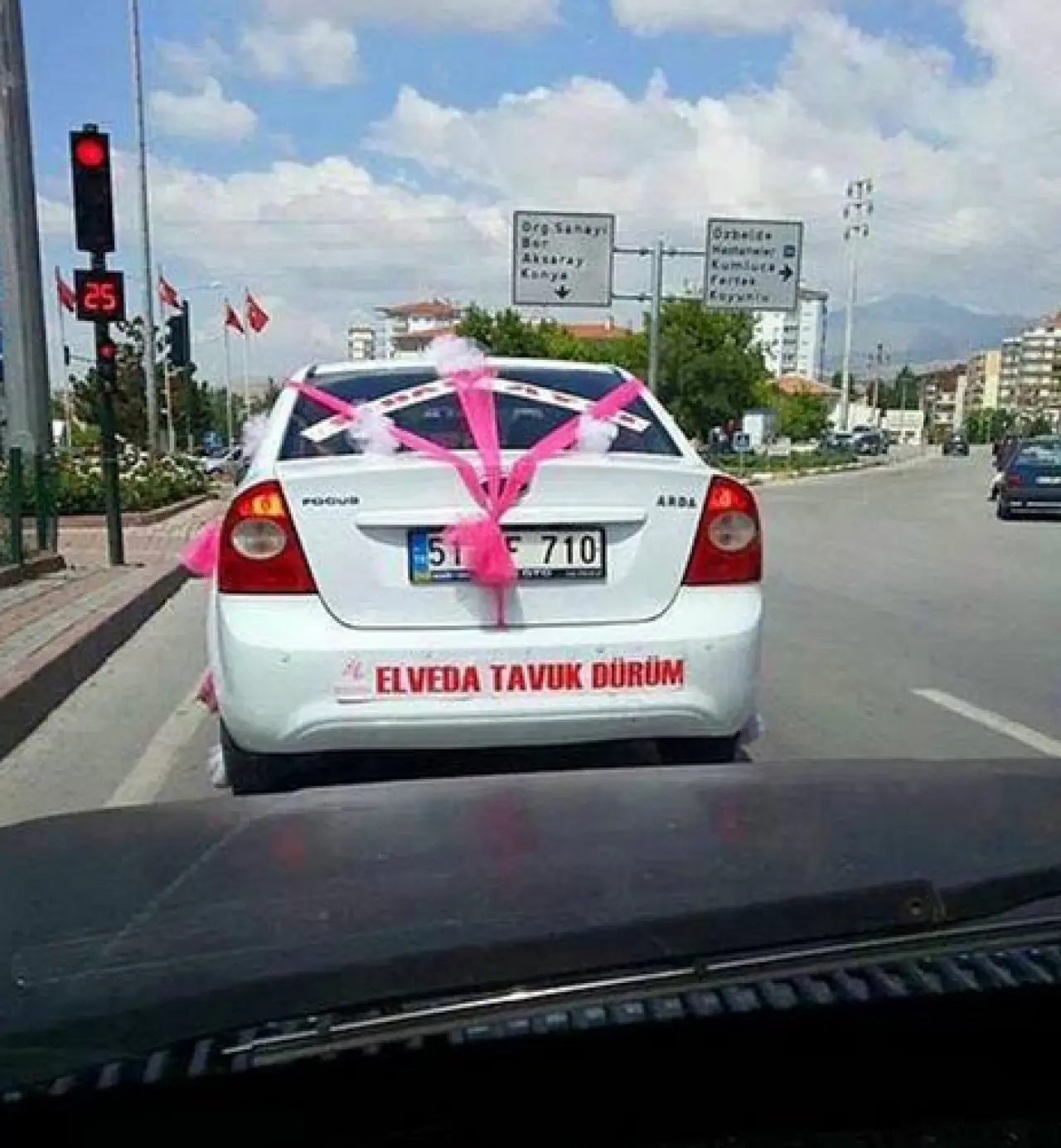 Kız Kaçtı, Damat Şokta: En Efsane Gelin Arabası Sözleri 35