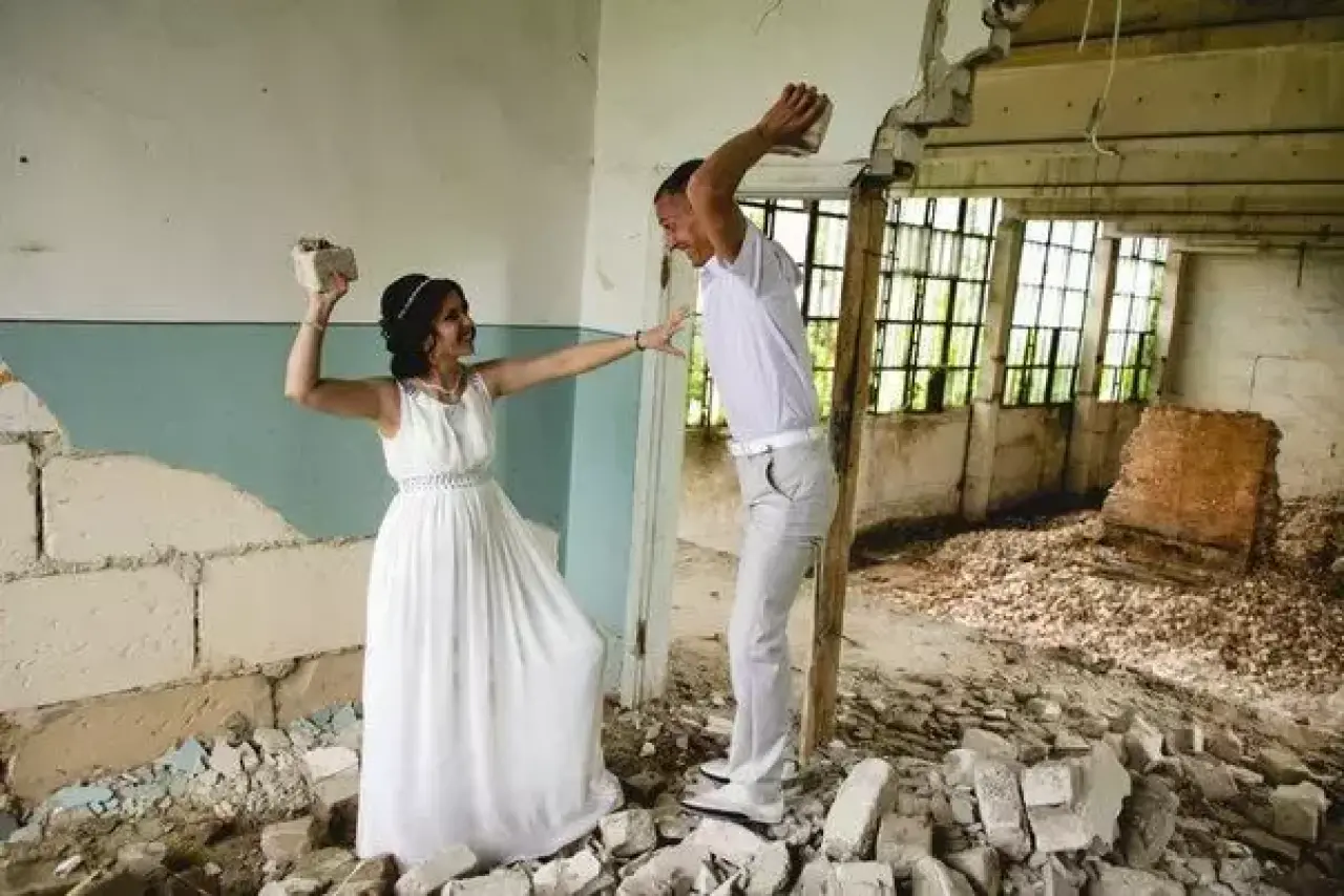 Kimi Balıklarla Evlenmiş, Kimi Eşeği Nikah Şahidi Yapmış: Bu Düğünlerden Sonra Evlenmek İstemeyeceksiniz 16